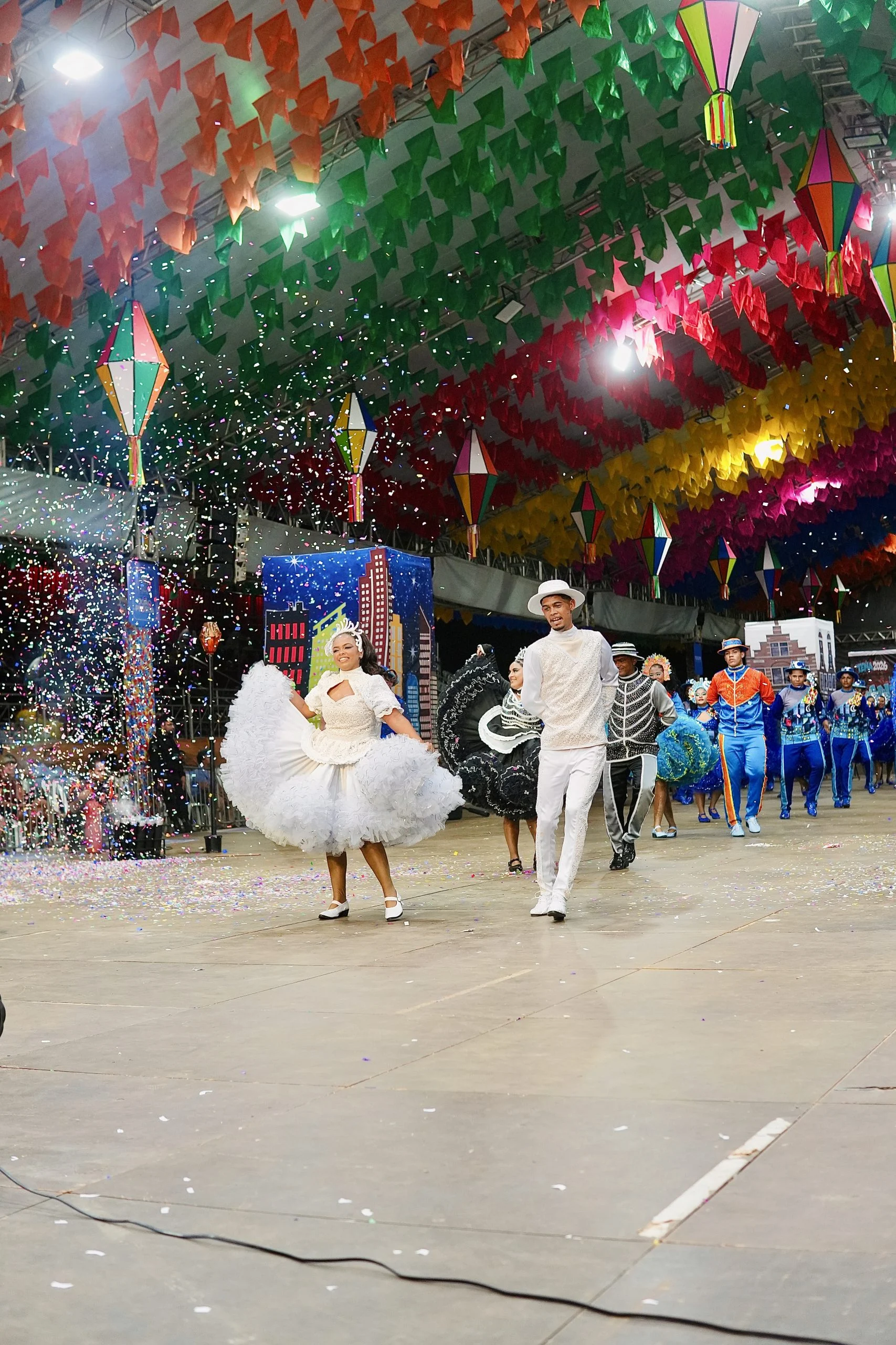 Turistas se Encantam com Festival de Quadrilhas Juninas de João Pessoa: Tradição Nordestina Brilha no Busto de Tamandaré