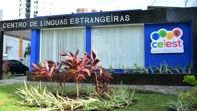 Celest Forma Nova Turma de Idiomas em João Pessoa: Certificados Entregues em Cerimônia no Teatro Ednaldo do Egypto