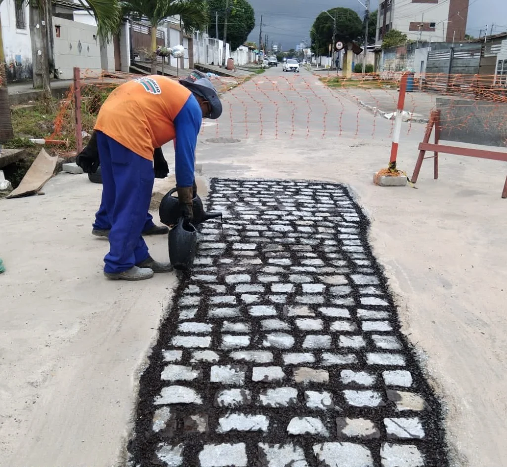 João Pessoa em Ação: Seinfra Moderniza 38 Bairros com Tapa-Buraco, Drenagem e Iluminação Eficiente