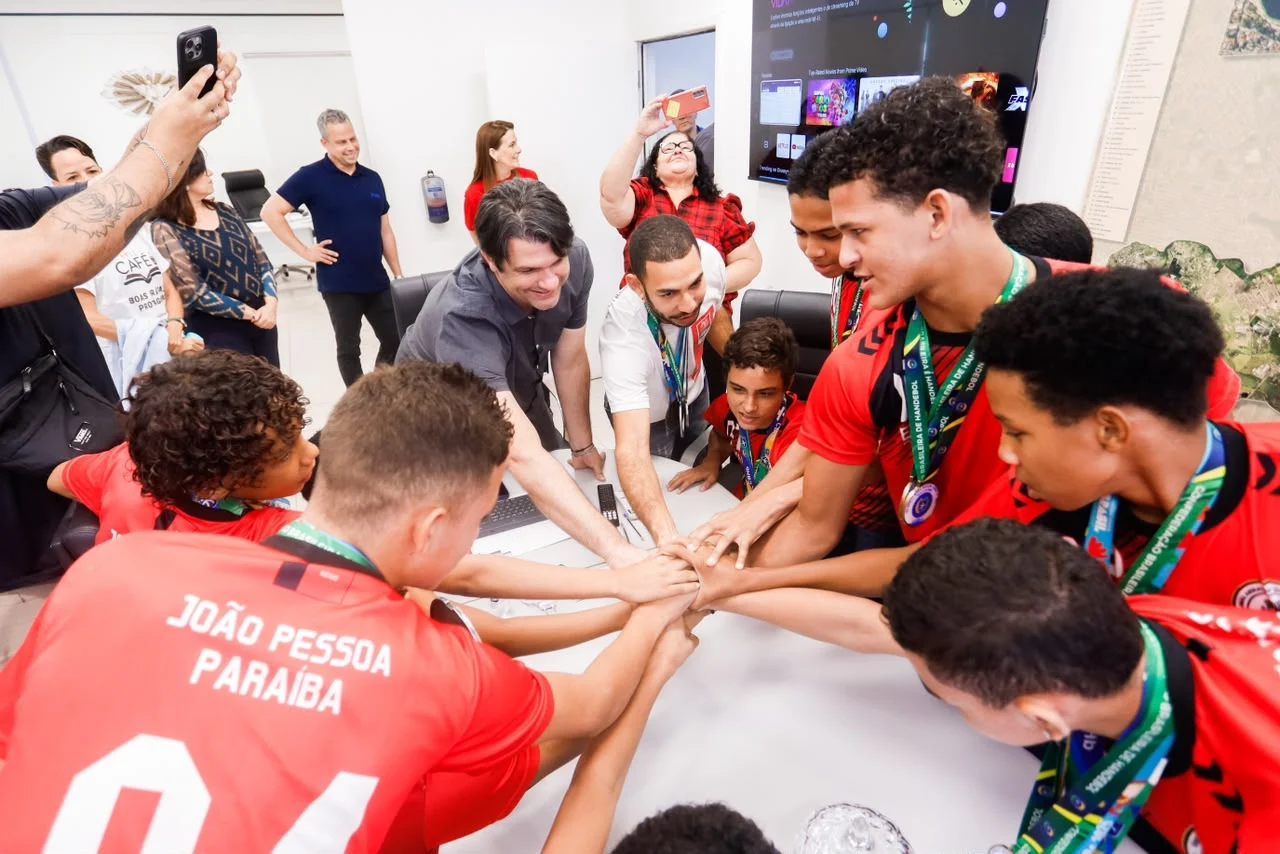 Aluno da rede municipal de João Pessoa é eleito craque e artilheiro da Taça Nordeste de Handebol, levando título inédito para a Paraíba