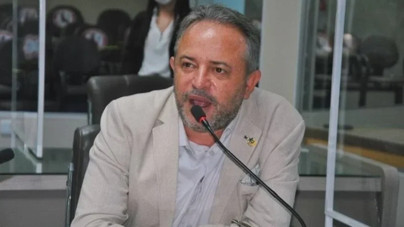 MP investiga vereador de Campina Grande por suposto desvio na verba de combustível: Anderson Pila sob escrutínio
