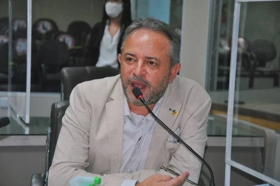 MP investiga vereador de Campina Grande por suposto desvio na verba de combustível: Anderson Pila sob escrutínio