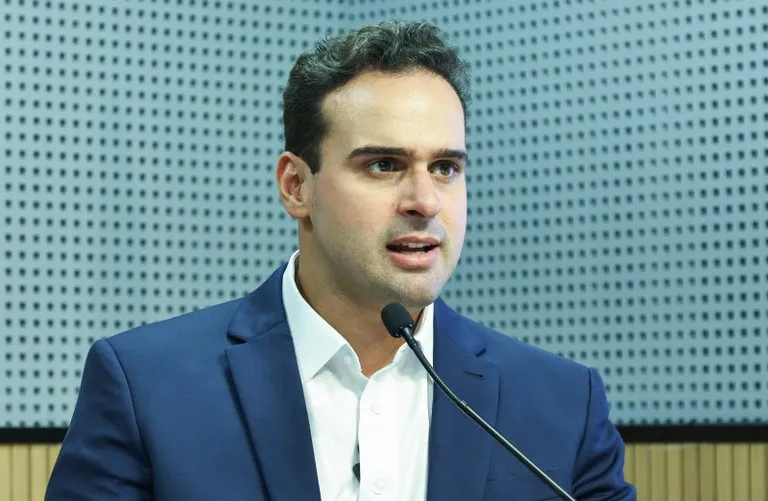 Lucas Ribeiro Sanciona Novo PCCR dos Servidores do Judiciário e Celebra 80 Anos do DER, Impulsionando o Desenvolvimento da Paraíba