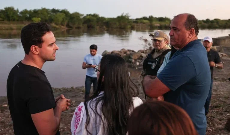 Lucas Ribeiro em São Miguel de Taipu: Ação Emergencial para Reconstruir Ponte e Acabar com Isolamento Causado pelas Chuvas Fortes