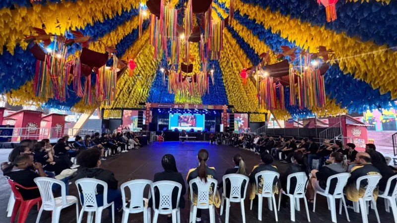 O maior São João do mundo intensifica compromisso com a diversidade em Campina Grande profissionais da festa são capacitados para combater o racismo estrutural e garantir inclusão em evento grandioso