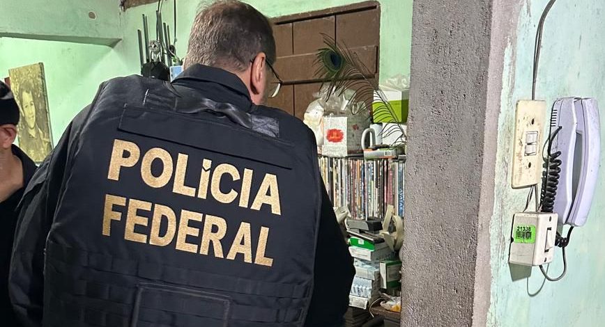 Operação policial desarticula suspeito de armazenar material de abuso infantil na Paraíba