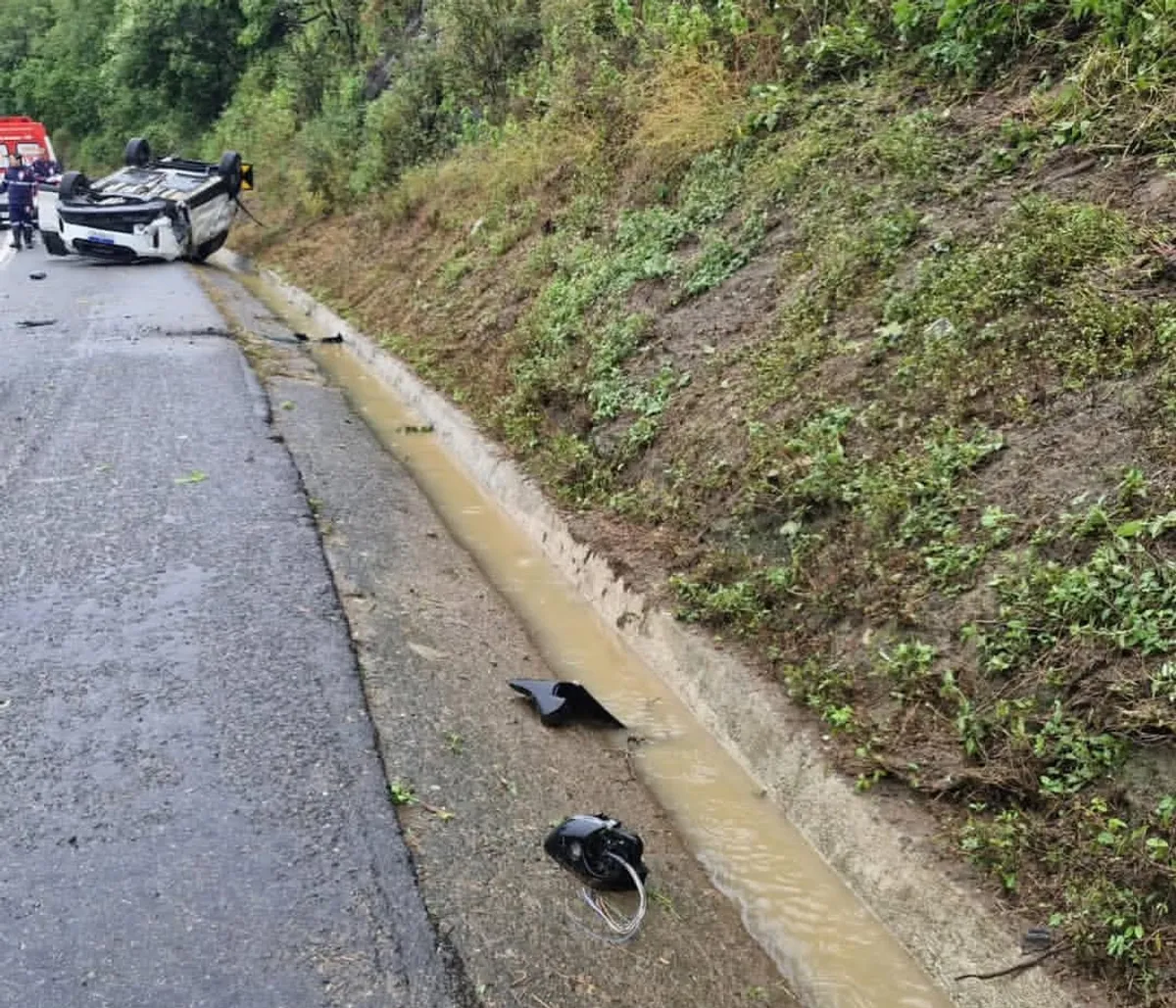 Tragédia na BR-230: Motorista de 38 anos é ejetado de veículo em capotamento fatal e PRF aponta falta de cinto de segurança como fator crucial para desfecho mortal na Paraíba
