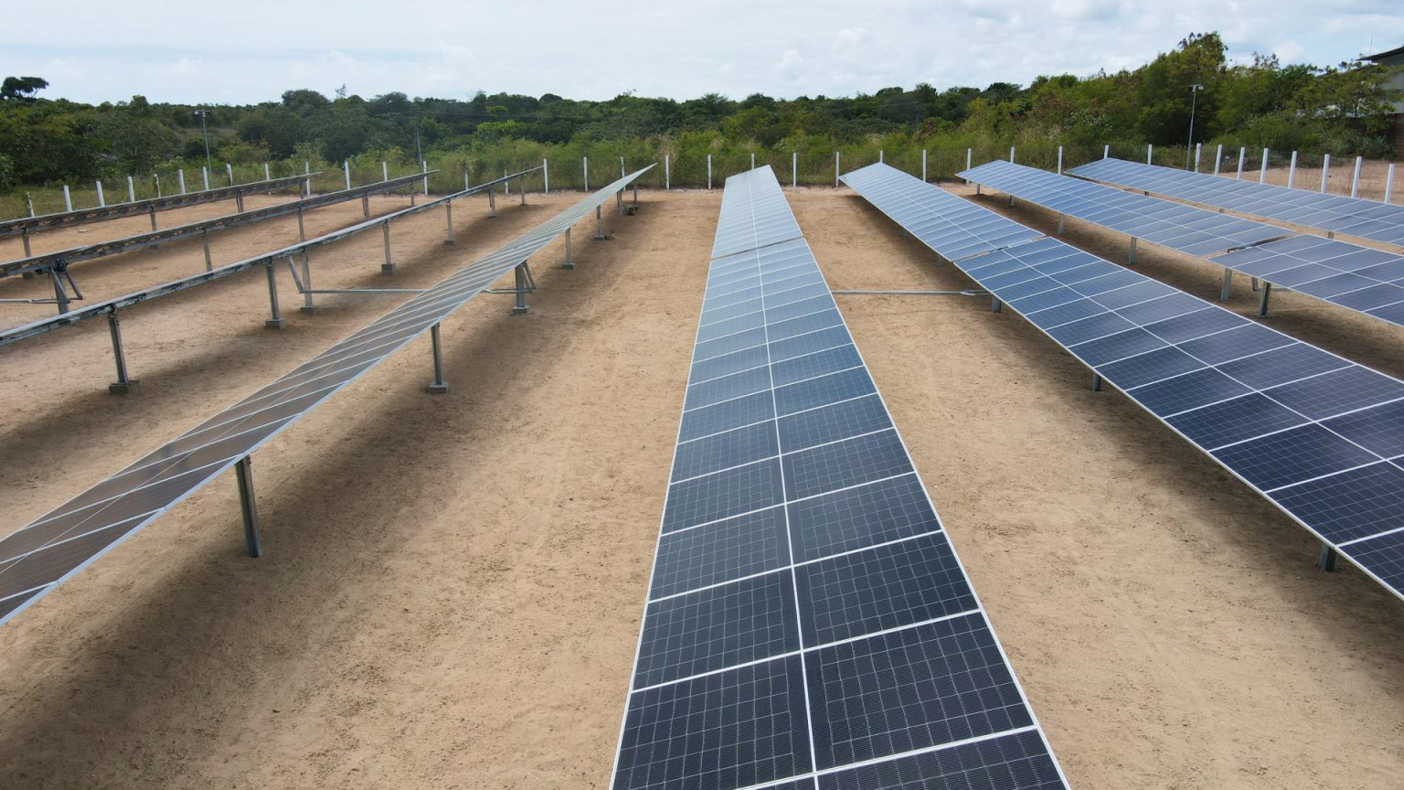 Oportunidade Imperdível na Paraíba: UFPB Lança Curso Gratuito de Qualificação em Energia Solar com 100 Vagas e Auxílio Estudantil para Impulsionar Carreira em Setor que Mais Cresce no Brasil