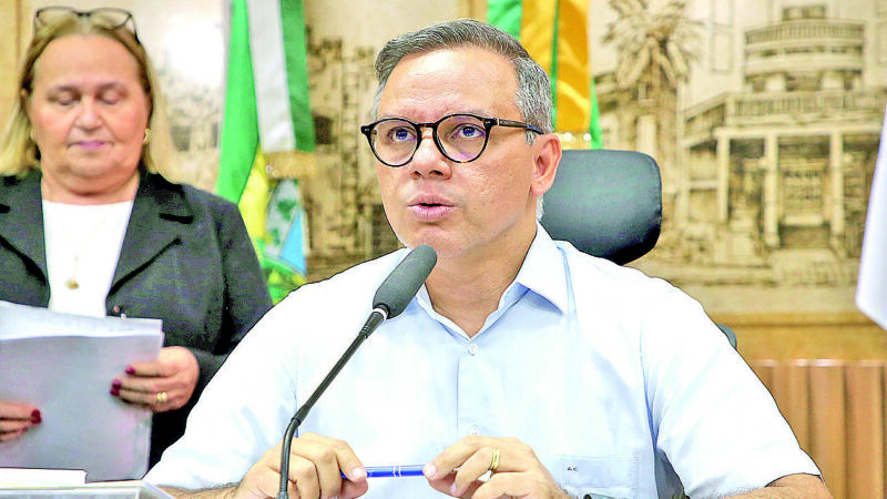 Vereador líder do governo em Natal detona críticas da oposição e expõe cifras milionárias que transformam o São João em motor econômico vital para a capital potiguar, não em mero gasto