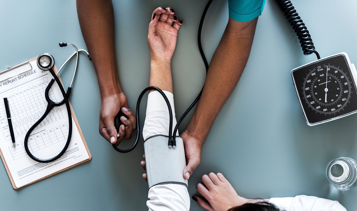 ANS define reajustes de contratos antigos de planos de saúde