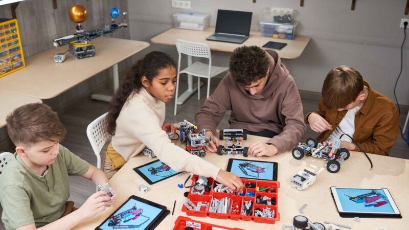 VIVA auxilia escolas no uso de tecnologia educacional