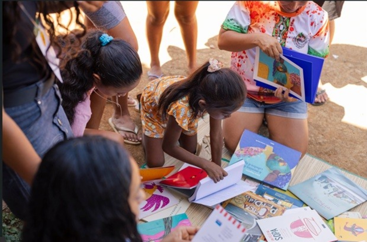 Férias transformam leitura em brincadeira e conexão
