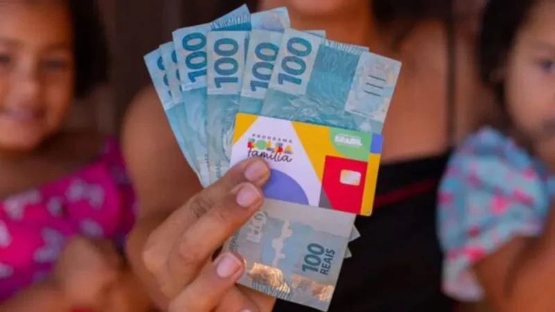Milhões de brasileiros recebem Bolsa Família de julho; alerta para antecipação em seis estados surpreende beneficiários com pagamentos imediatos