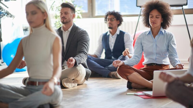 Meditação no trabalho: o que a ciência já comprova