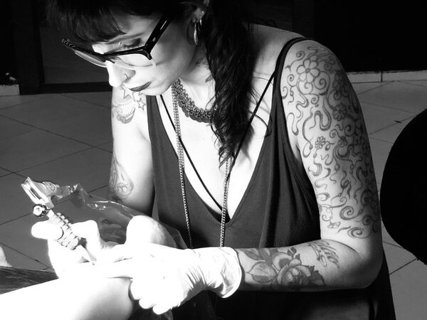Kessy Borges celebra 14 anos de carreira