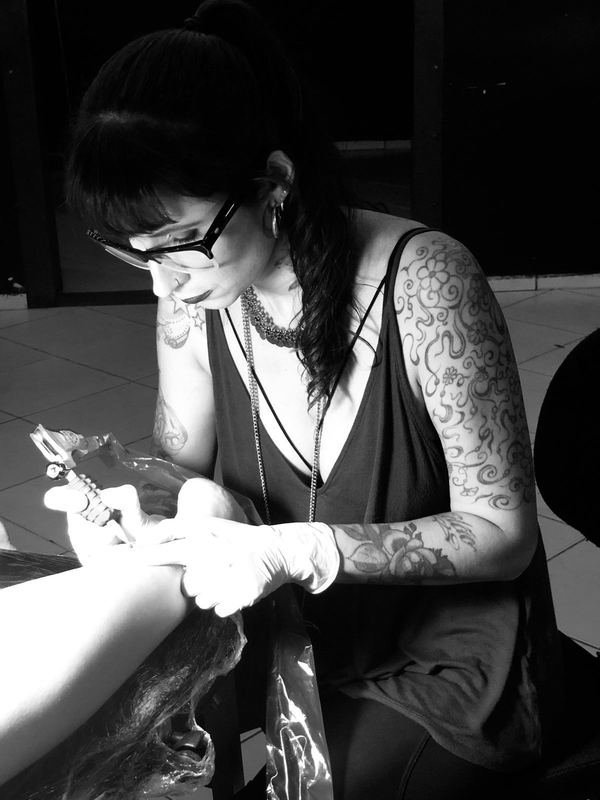 Kessy Borges celebra 14 anos de carreira