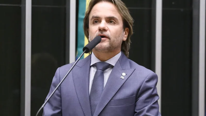 Escândalo do INSS revela teia de chantagem e pagamentos controversos envolvendo políticos e entidade rural, com desdobramentos surpreendentes da Polícia Federal