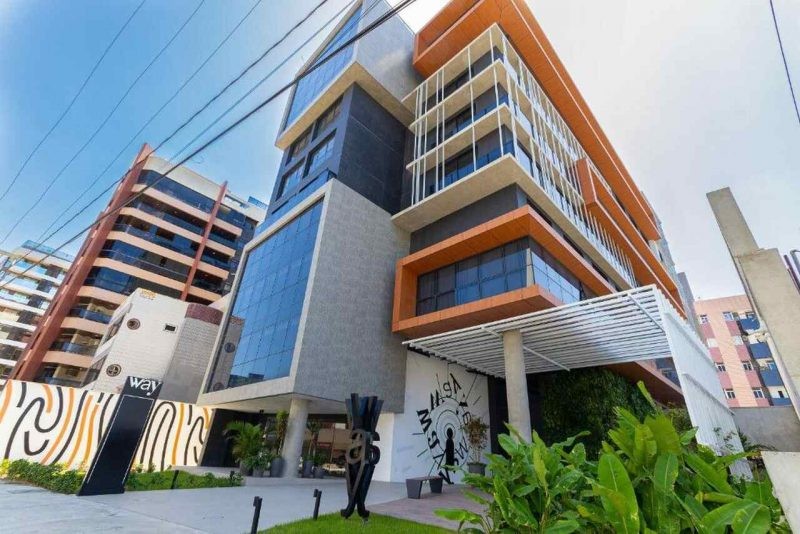 Escândalo urbanístico em João Pessoa: MPPB exige demolição parcial de arranha-céu na orla e indenização milionária por impactos ambientais e paisagísticos, apontando falhas graves da construtora e da prefeitura local