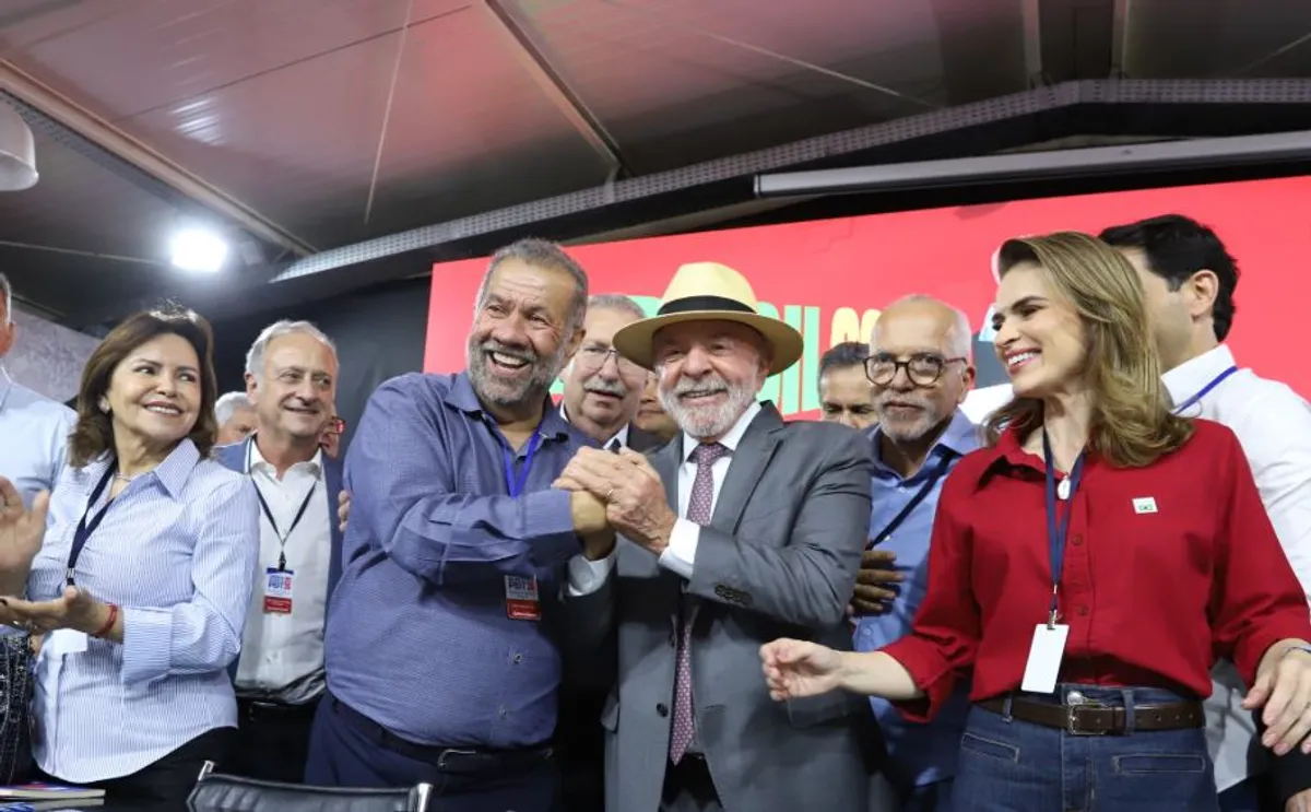 Investigações bilionárias de fraudes no INSS jogam sombra sobre o apoio unânime do PDT à reeleição de Lula, com mais de 60 inquéritos envolvendo aliados pedetistas