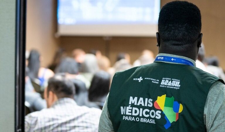 Mais médicos especialistas: governo federal intensifica programa com mais de mil vagas e Paraíba recebe cinquenta e duas oportunidades cruciais para a saúde pública