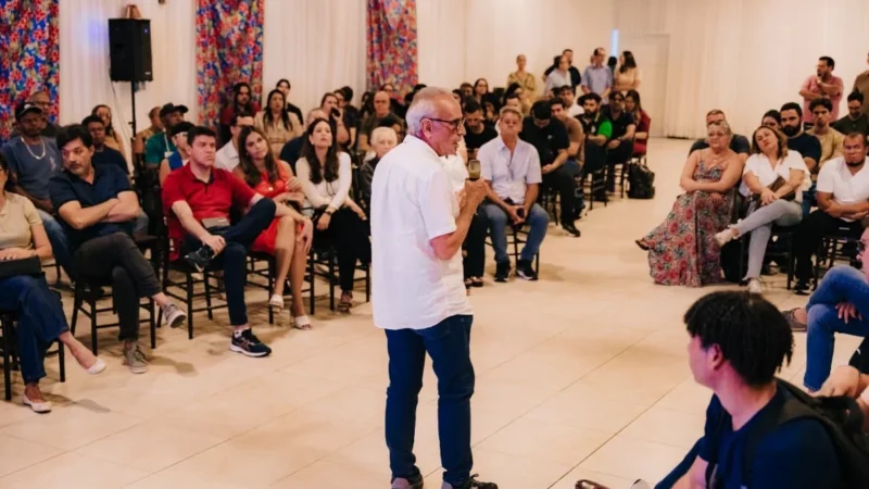 Cícero Lucena promete universalizar o Pé-de-Meia para estudantes do Ensino Médio da Paraíba e expandir programas de bem-estar animal