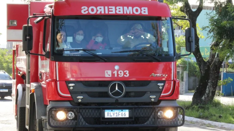 Heitor, o Pequeno Paciente do Hospital Pediátrico da Unimed JP, Realiza o Sonho de Ser Bombeiro por um Dia com Visita Emocionante