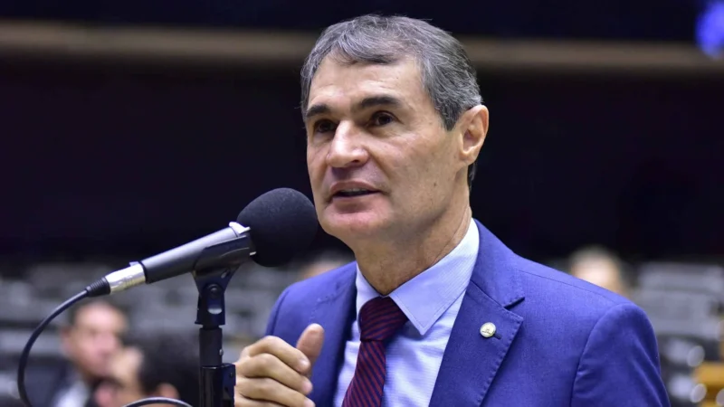 Câmara dos Deputados aprova projeto para combater a adultização infantil com foco em conscientização e autonomia escolar