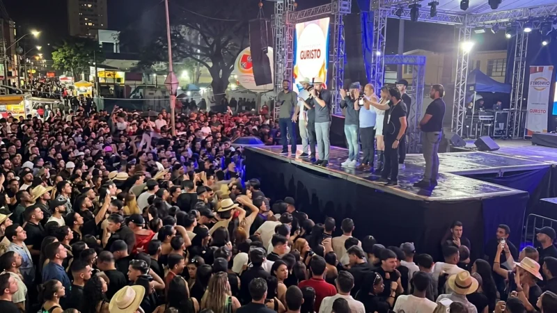 Show de Rey Vaqueiro em Princesa Isabel: Prefeito Garrancho e Ex-Prefeito Ricardo Pereira são Vaiados em Meio a Salários Atrasados e Contratos Polêmicos