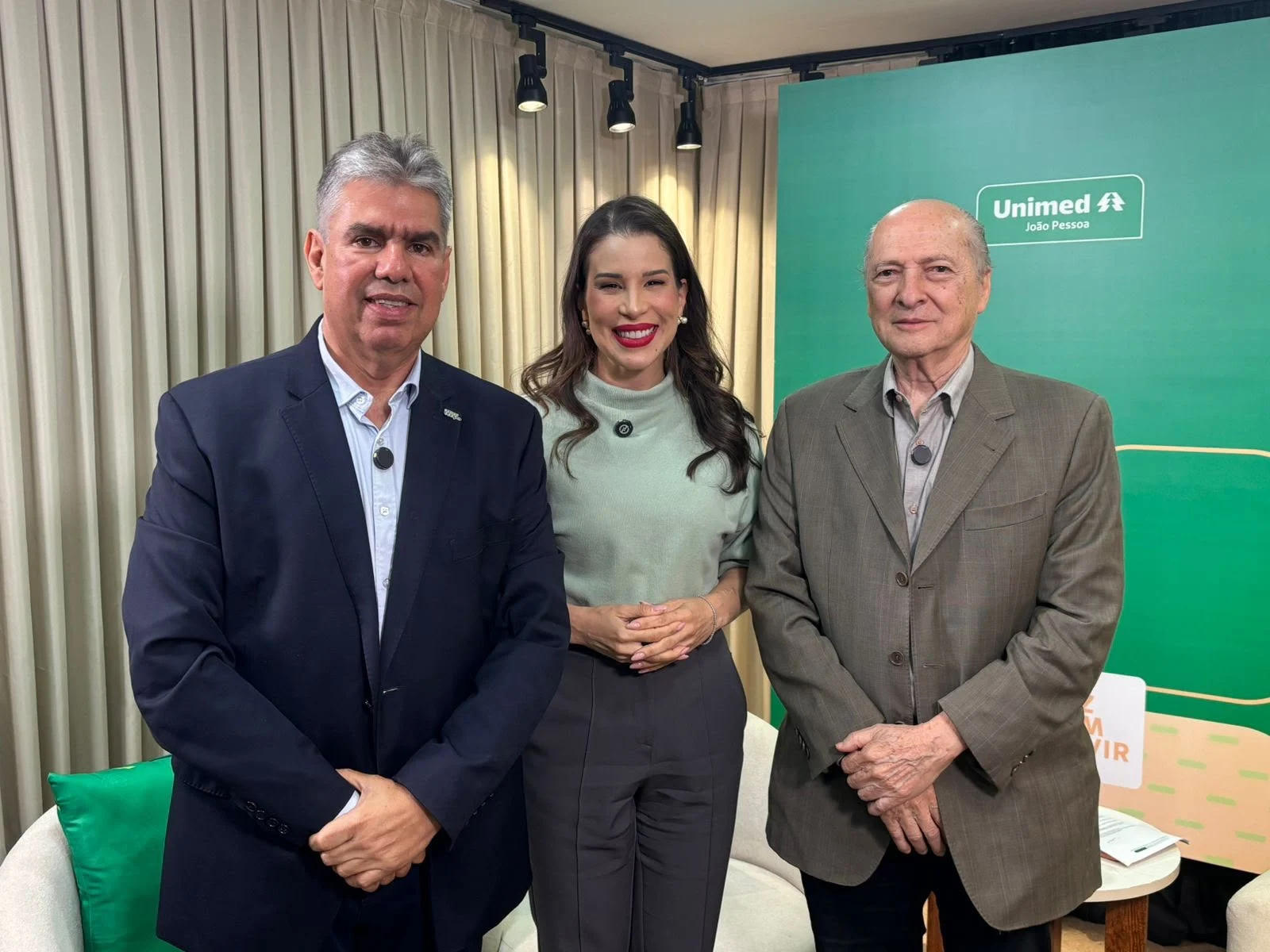 Cooperativismo: Um Motor de Transformação Social e Econômica no Brasil e o Exemplo da Unimed JP