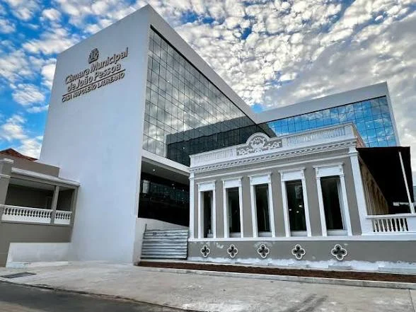 Dinho Dowsley Recebe Voto de Aplausos do TRE-PB por Nova Sede da Câmara de João Pessoa: Marco para a Democracia