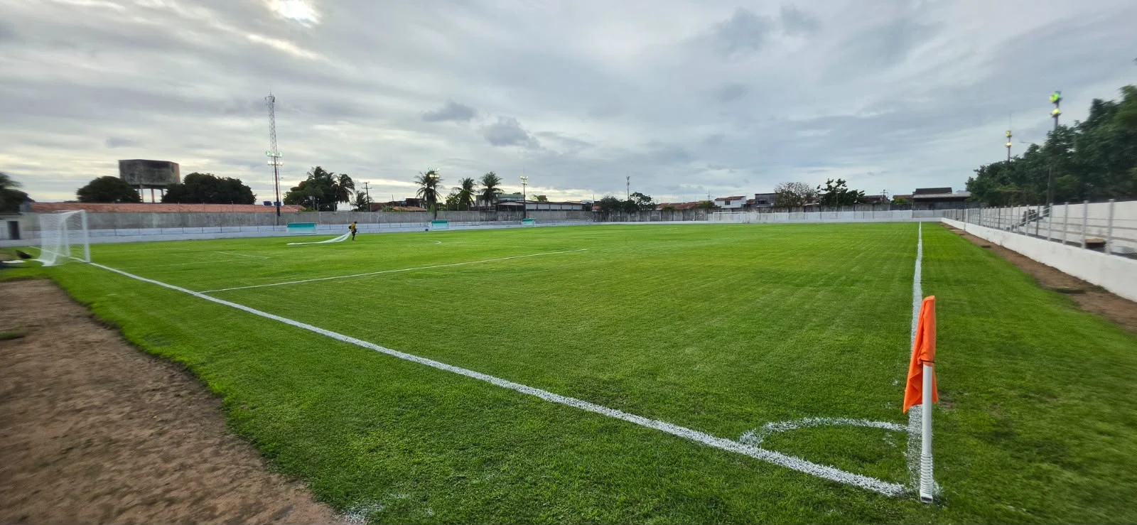 Estádio Wilsão em Mangabeira Ganha Nova Cara: Prefeito Leo Bezerra Entrega Revitalização Completa Neste Sábado (25)