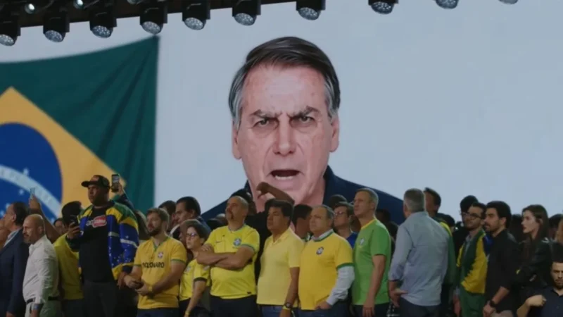 Defesa de Bolsonaro alega ao STF que ex-presidente não autorizou vídeo com IA em convenção do PL, temendo retorno à prisão