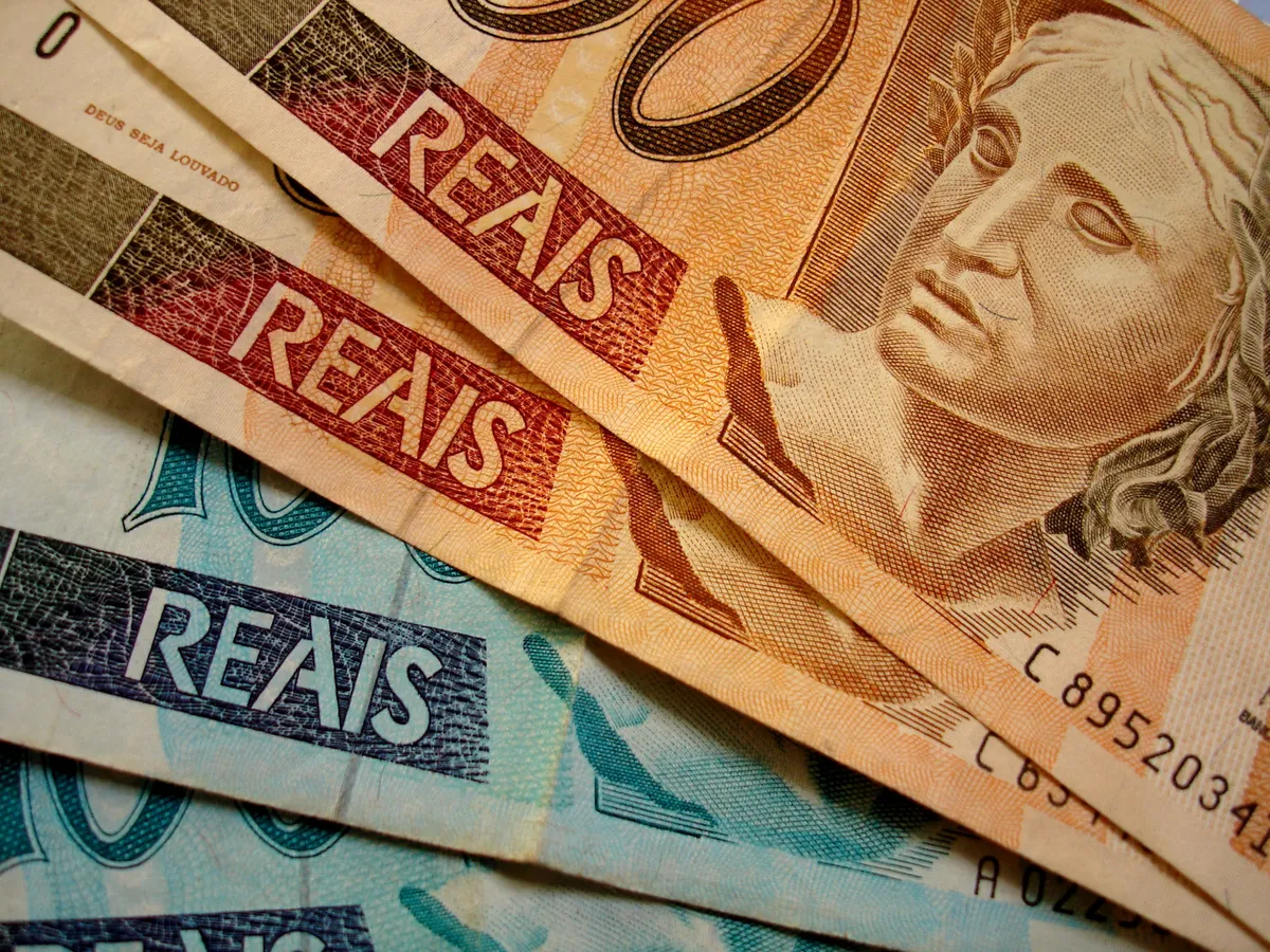 Reconhecimento histórico para mães na previdência a Câmara dos Deputados avança com proposta de adicional de 5% na aposentadoria por cuidado com os filhos em todo o Brasil