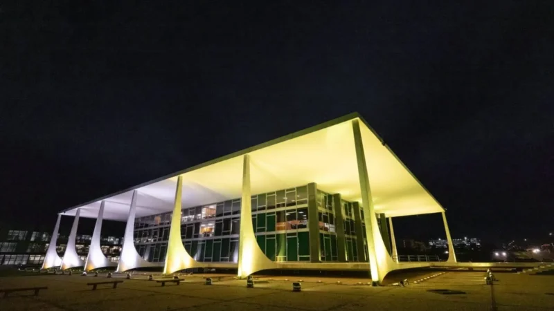 Senado federal aprova aposentadoria especial para agentes de saúde, gerando controvérsia bilionária e pressionando equilíbrio fiscal do governo Lula em ano eleitoral