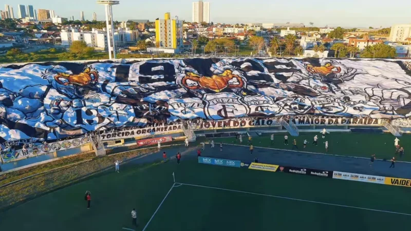Estádio Amigão explode em paixão alvinegra: Treze arrasta multidões e faz história com novo ‘bandeirão’ em jornada crucial rumo à Série C