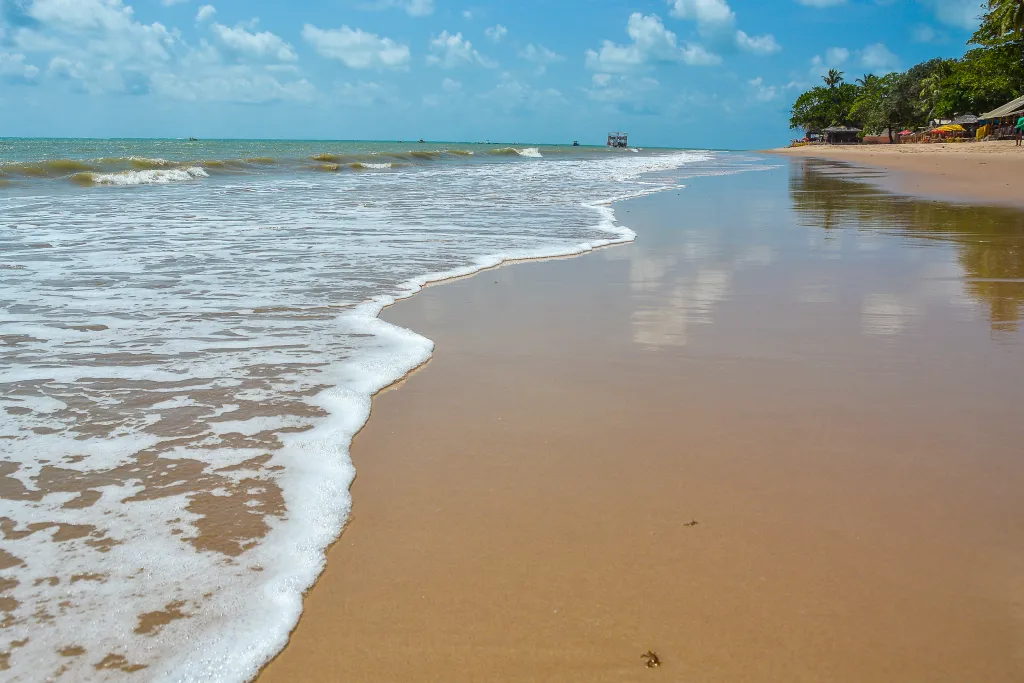 Alerta máximo no litoral paraibano: Sudema revela três trechos de praias impróprios para banho e emite urgente aviso para este fim de semana prolongado