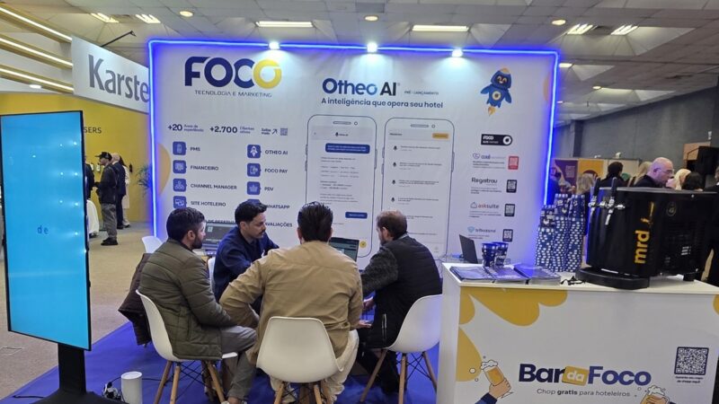 Robô-concierge com IA da Foco é destaque no Encatho 2026