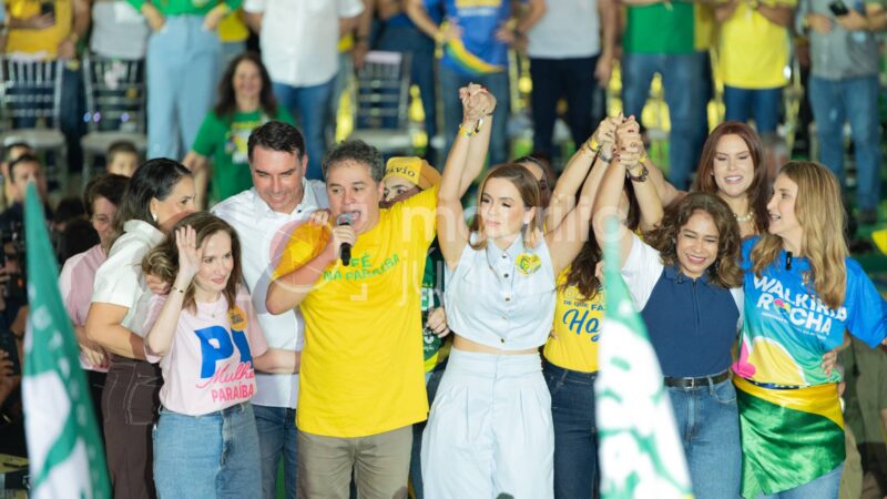 Senador Efraim Filho lança candidatura ao governo da Paraíba com promessa de linha dura contra o crime organizado, mas esquiva-se de questionamentos sobre possíveis ligações adversárias