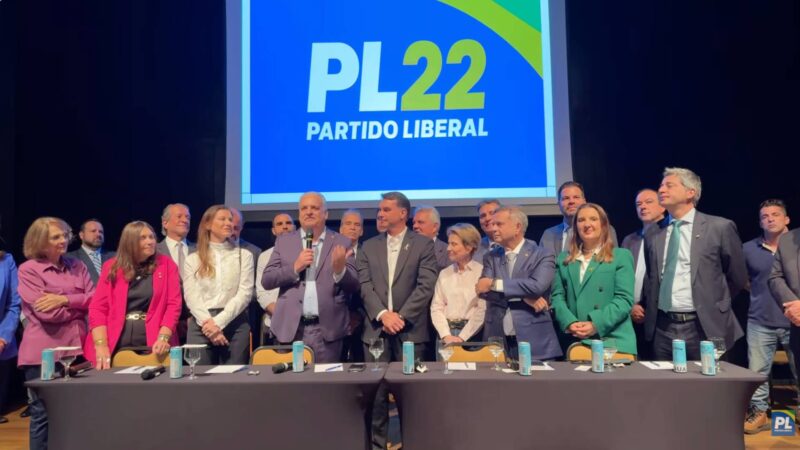 Virada decisiva na corrida presidencial Flávio Bolsonaro define chapa puro-sangue do PL com deputado alagoano Alfredo Gaspar, encerrando a busca por alianças e reconfigurando o cenário político
