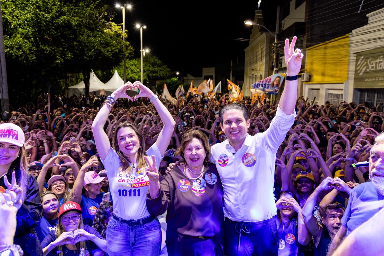 Em inauguração de comitê em Patos, Hugo pede votos para Lucas, João, Nabor e Lula