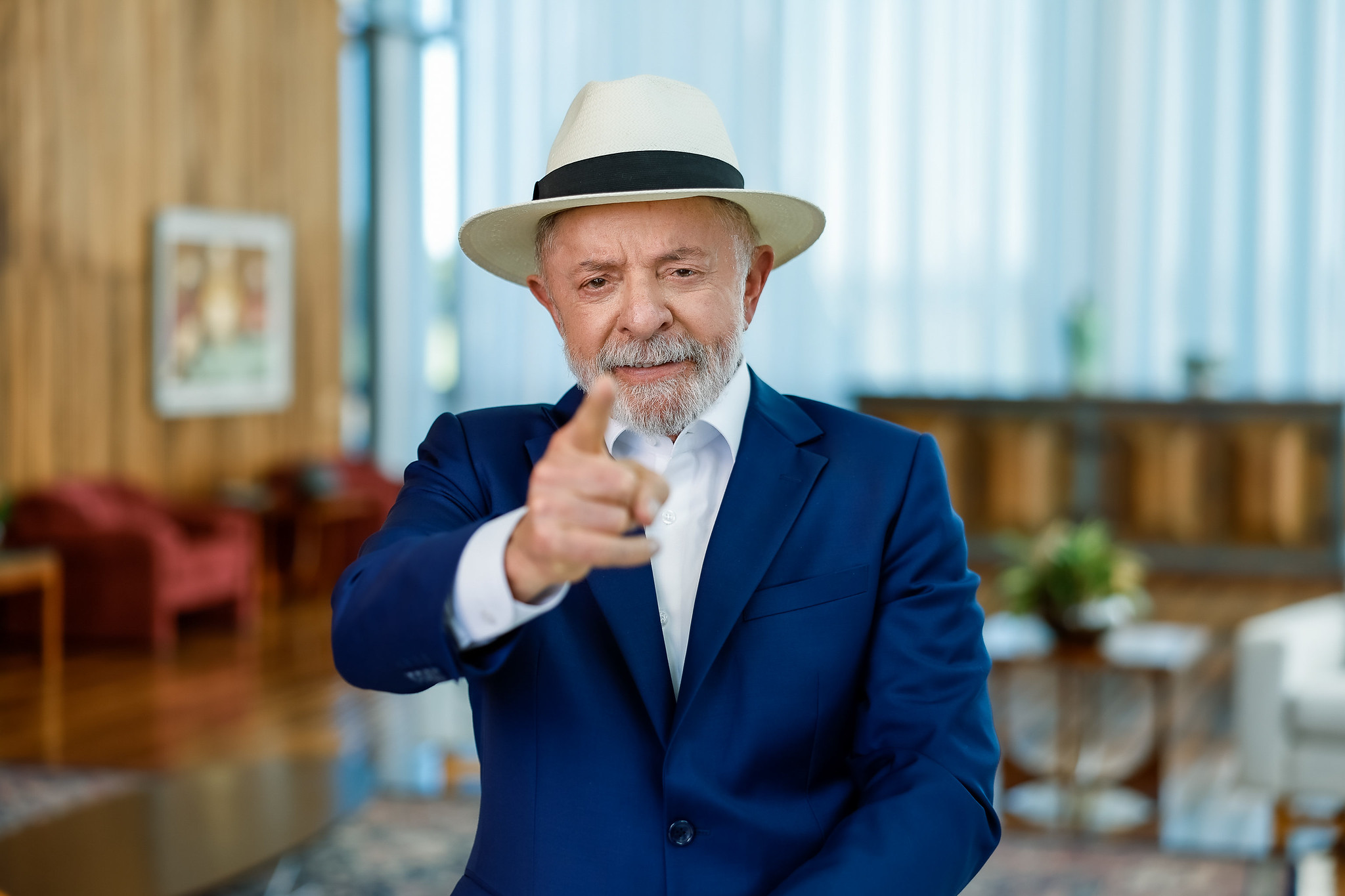 Lula diz que Congresso vai aprovar fim da escala 6×1 nesta semana