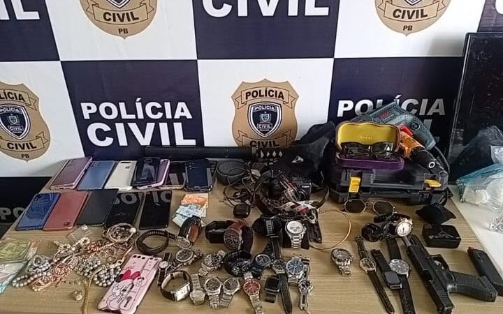 Mulher é presa suspeita de integrar grupo envolvido em assaltos a residências em JP