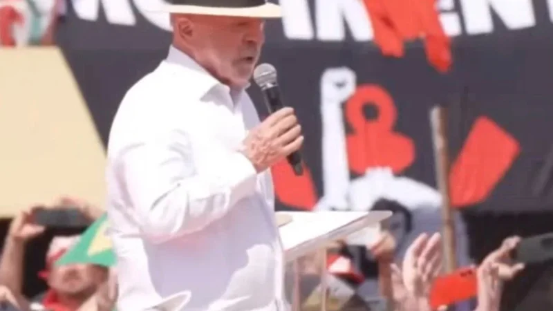 Lula homenageia Margarida Maria Alves, símbolo da luta feminina e camponesa, em ato de campanha em SP