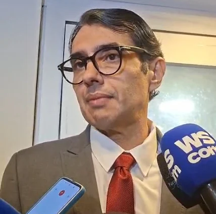 DC Pede Impugnação de André Gadelha ao Senado; Candidato André Gadelha Contesta e Afirma Ausência de Dolo e Desvios em Contas Citadas