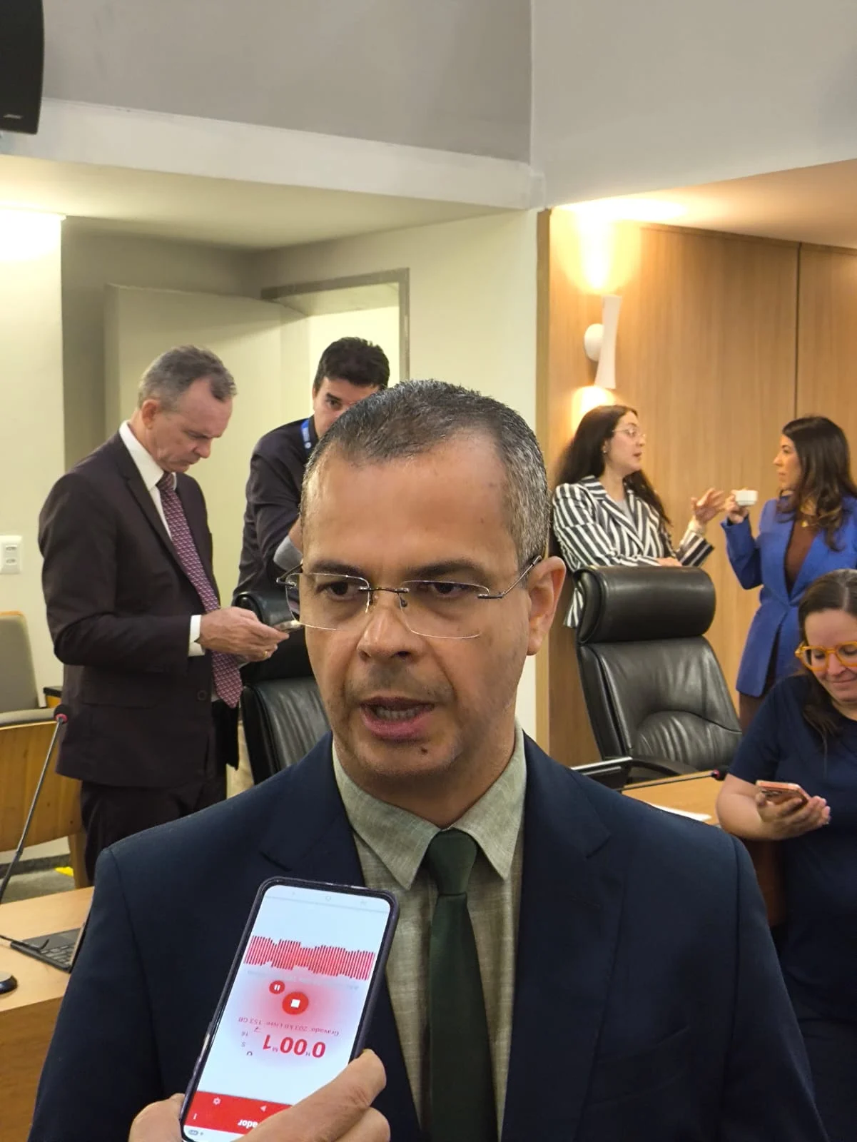 Deputado Jutay Meneses do Republicanos ameaça anular voto para o Senado,citing insatisfação com João Azevêdo; Chico Mendes reage