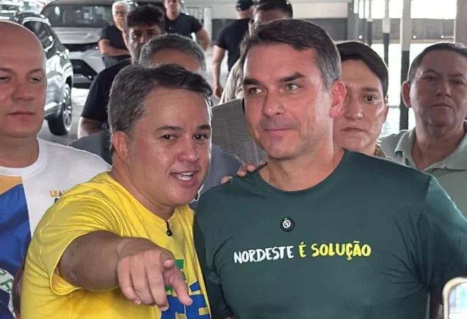 Flávio Bolsonaro: Senador Efraim Filho Confirma Nova Agenda de Campanha na Paraíba em Setembro e Reforça Palanque do PL no Nordeste