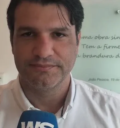 Leo Bezerra ignora pesquisa Quaest e aposta em “pesquisa nas ruas” para Cícero Lucena: “Minha pesquisa é na rua”