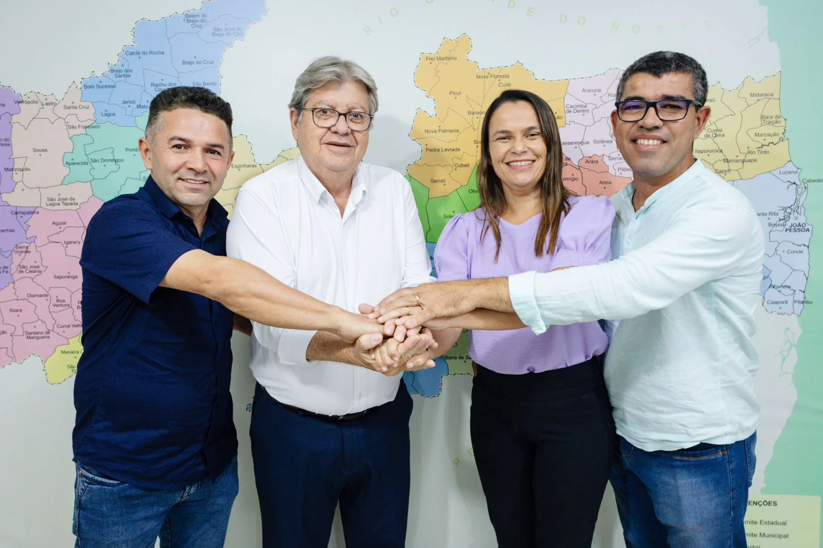 Prefeita e vice de Damião declaram apoio a João Azevêdo para o Senado em busca de mais investimentos na Paraíba