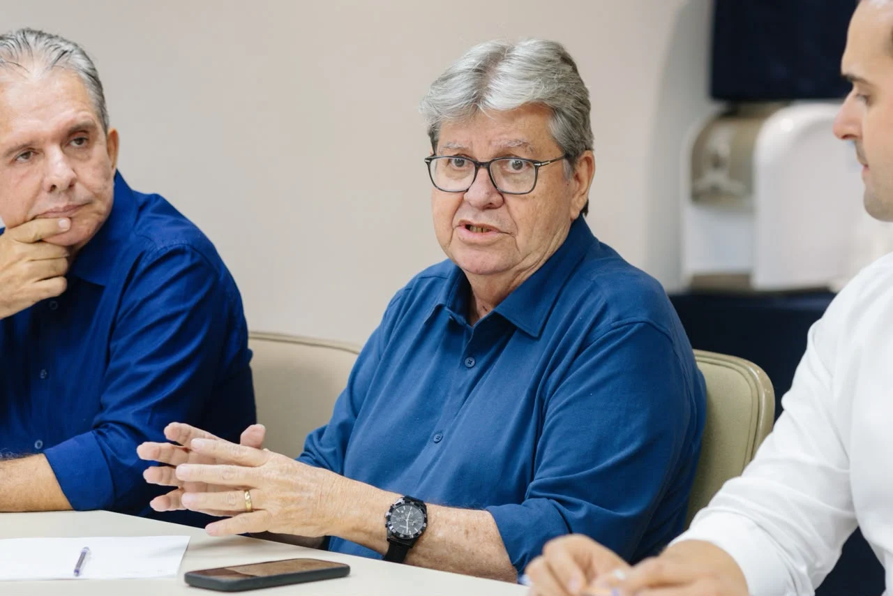 João Azevêdo propõe Instituto Militar de Engenharia na Paraíba para impulsionar segurança cibernética e tecnologia