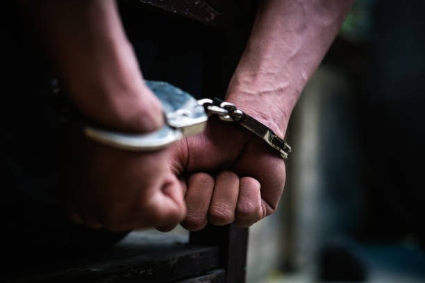 Operação ‘contra ataque’ desarticula esquema brutal de facções criminosas na Paraíba: prisão de suspeito em Alhandra revela táticas de guerrilha e crimes violentos no agreste paraibano